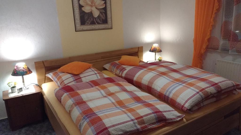 Antjes Ferienwohnung Флонхайм Экстерьер фото