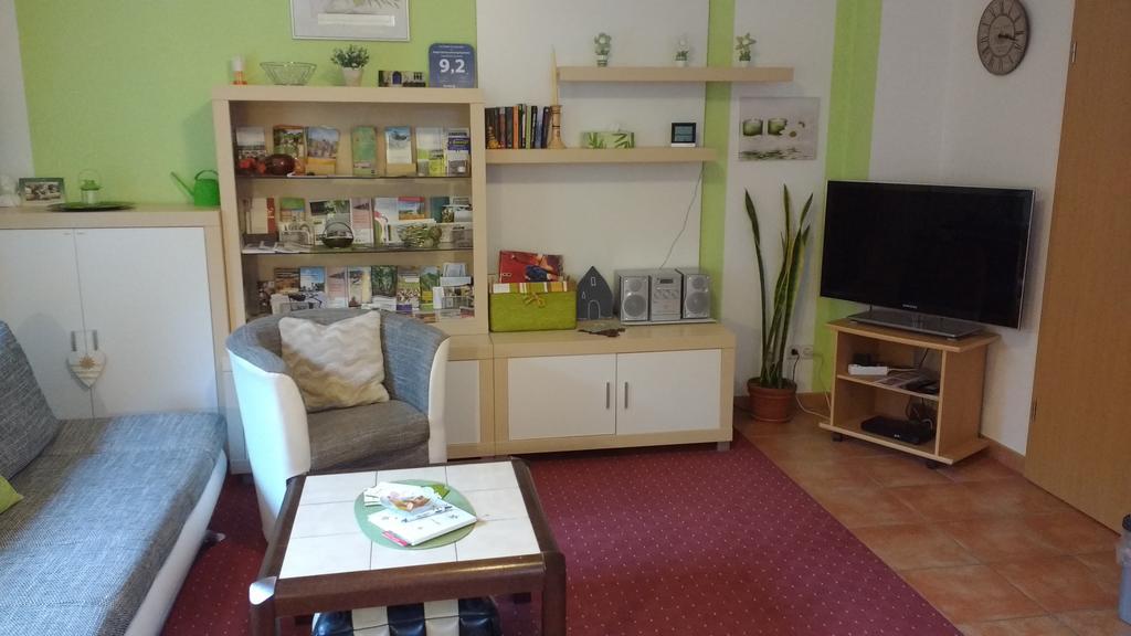 Antjes Ferienwohnung Флонхайм Экстерьер фото